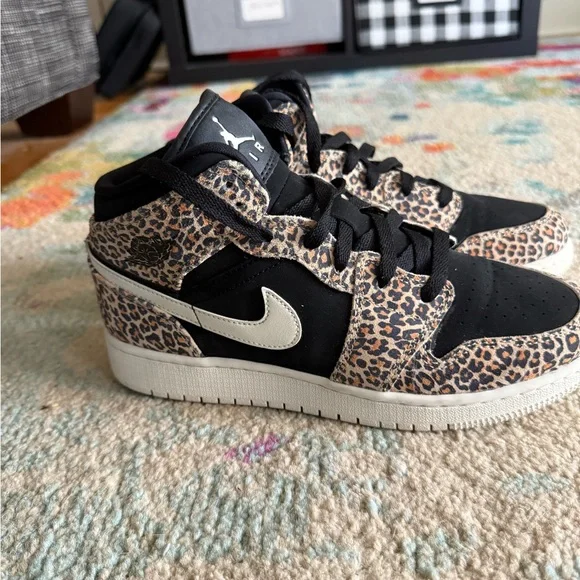 Nike Air Jordan 1 Mid SE Sneakers - Black and Tan Leopard Print Only worn once. - Picture 3 of 11